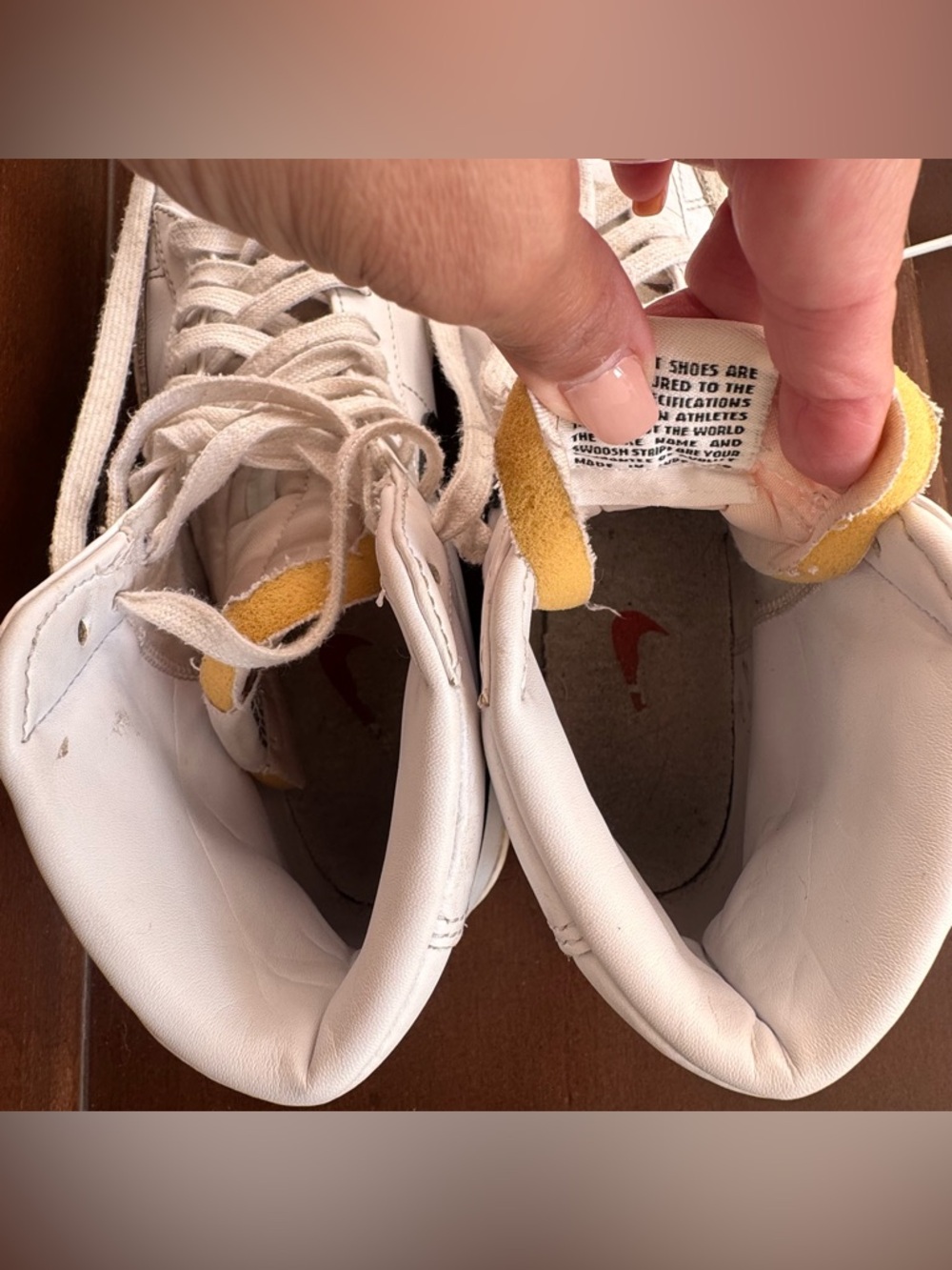 NIKE - Picture 3 of 6